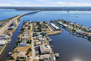 1714 Bikini Ct, Cape Coral, FL 33904 - Photo 2