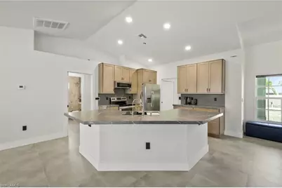 2200 NE 9th Ave, Cape Coral, FL 33909 - Photo 4