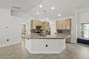 2200 NE 9th Ave, Cape Coral, FL 33909 - Photo 4