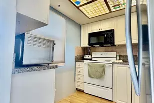 1724 Pine Valley Dr, Fort Myers, FL 33907 - Photo 4