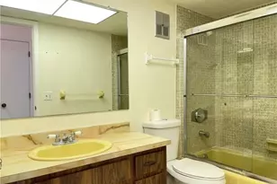 922 SE 26th Terrace, Cape Coral, FL 33904 - Photo 6