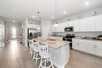 3061 Weston Manor Dr, Alva, FL 33920 - Photo 4