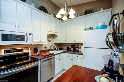 8121 S Woods Cir #Unit 5, Fort Myers, FL 33919 - Photo 8