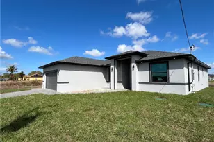 4020 34th St SW, Lehigh Acres, FL 33976 - Photo 4