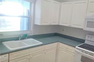 3315 SW 8th Ct, Cape Coral, FL 33914 - Photo 8