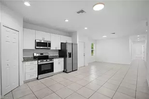 3309 Armstrong Ct, Fort Myers, FL 33916 - Photo 6