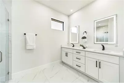 922 NW 8th Ter, Cape Coral, FL 33993 - Photo 36