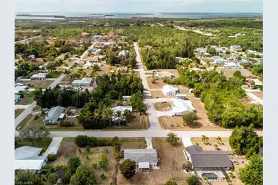 12170 Dolphin Rd, Bokeelia, FL 33922 - Photo 20