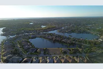 5808 Harbour Cir, Cape Coral, FL 33914 - Photo 2
