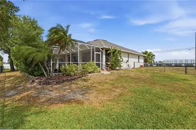 218 NW 22nd Ave, Cape Coral, FL 33993 - Photo 30