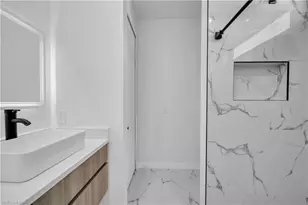 621 NE Juanita Pl, Cape Coral, FL 33909 - Photo 24