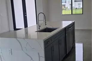 402 NW 10th St, Cape Coral, FL 33993 - Photo 10