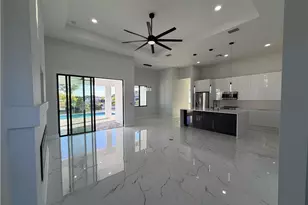 112 NE 6th St, Cape Coral, FL 33909 - Photo 4