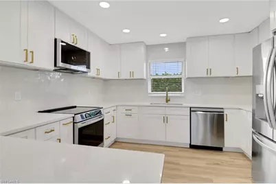 814 Victoria Dr, Cape Coral, FL 33904 - Photo 6