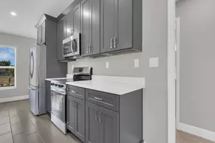 503 NE 31st St, Cape Coral, FL 33909 - Photo 6