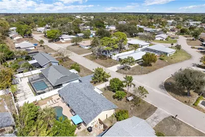 1371 Torreya Cir, North Fort Myers, FL 33917 - Photo 38