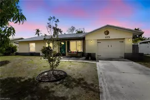 1371 Torreya Cir, North Fort Myers, FL 33917 - Photo 2