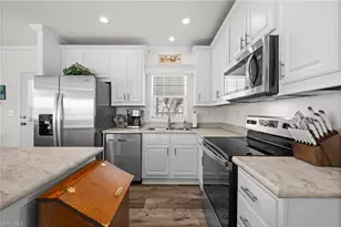 2705 Patterson Ct, Saint James City, FL 33956 - Photo 4