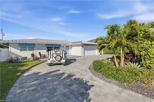 519 105th Ave N, Naples, FL 34108 - Photo 1