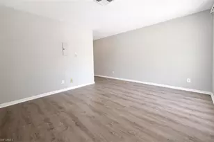 1107 SE 46th Ln, Cape Coral, FL 33904 - Photo 4