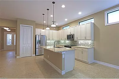 8181 Venetian Pointe Dr, Fort Myers, FL 33908 - Photo 10