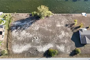 154 SW 31st Terrace, Cape Coral, FL 33914 - Photo 2