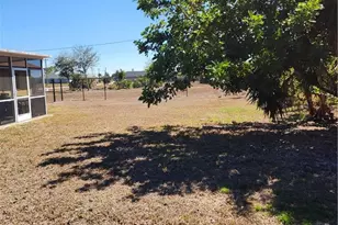 1922 NE 20th Ct, Cape Coral, FL 33909 - Photo 4