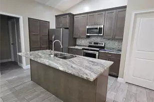4120 NE 15th Pl, Cape Coral, FL 33909 - Photo 4