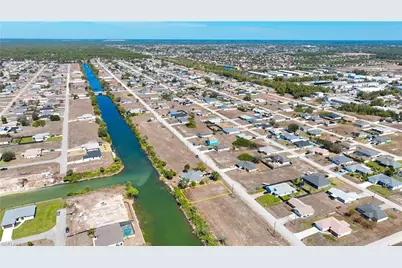 2428 NE 6th Ave, Cape Coral, FL 33909 - Photo 6