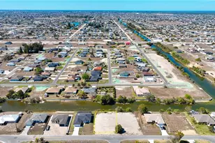 1830 NE 10th Pl, Cape Coral, FL 33909 - Photo 6