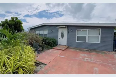 913 Hudson Ave, Lehigh Acres, FL 33936 - Photo 1