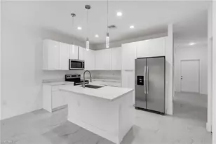 1037 Citrus Ave S, Lehigh Acres, FL 33974 - Photo 4