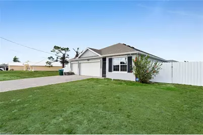 312 NW 17th Pl, Cape Coral, FL 33993 - Photo 4