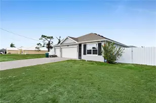 312 NW 17th Pl, Cape Coral, FL 33993 - Photo 4