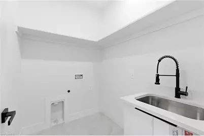 921 NE 15th St, Cape Coral, FL 33909 - Photo 18