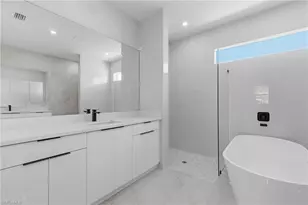 921 NE 15th St, Cape Coral, FL 33909 - Photo 24