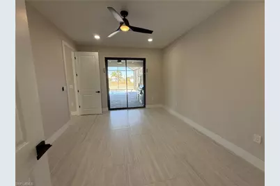 102 NE 8th Pl, Cape Coral, FL 33993 - Photo 14