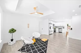 906 Capetown Ave, Lehigh Acres, FL 33974 - Photo 4