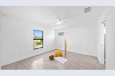 906 Capetown Ave, Lehigh Acres, FL 33974 - Photo 10