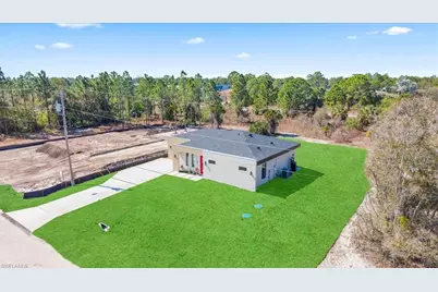 906 Capetown Ave, Lehigh Acres, FL 33974 - Photo 22