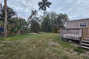 10651 Gladiolus Dr, Fort Myers, FL 33908 - Photo 4