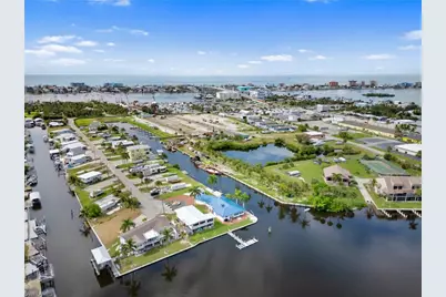 870 Oak St, Fort Myers Beach, FL 33931 - Photo 4