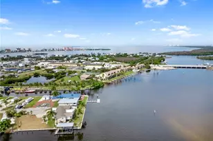 870 Oak St, Fort Myers Beach, FL 33931 - Photo 6