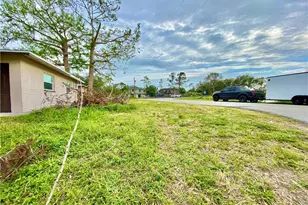 1534 Oak Dr, Fort Myers, FL 33907 - Photo 2