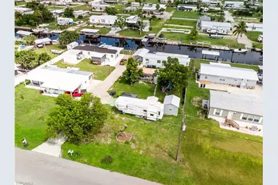 5008 Sandpiper Dr, Saint James City, FL 33956 - Photo 10