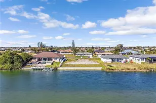 2017 NE 10th Pl, Cape Coral, FL 33909 - Photo 10