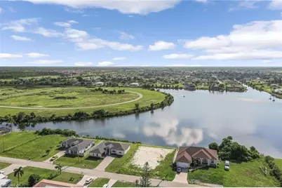 2017 NE 10th Pl, Cape Coral, FL 33909 - Photo 6