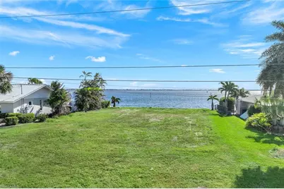 2330 SE 28th St, Cape Coral, FL 33904 - Photo 12