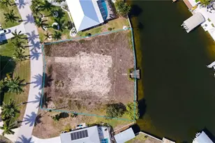 5010 Saxony Ct, Cape Coral, FL 33904 - Photo 4