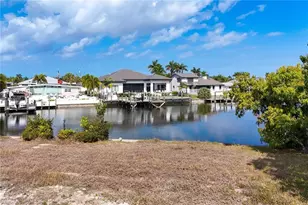 5010 Saxony Ct, Cape Coral, FL 33904 - Photo 10